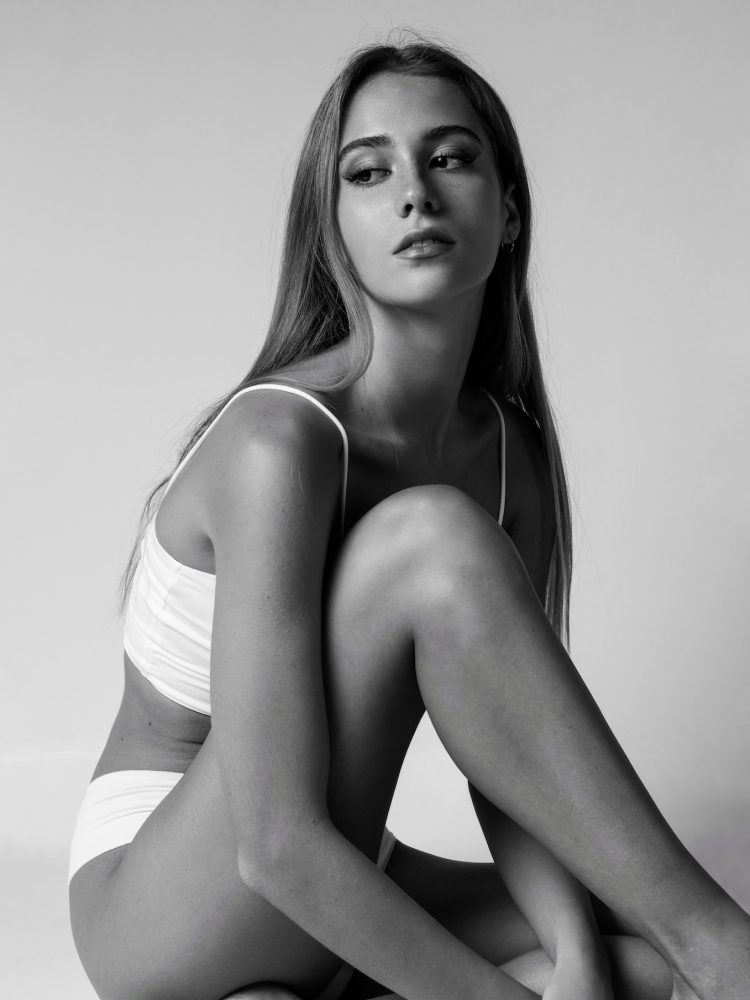 MARTINA B. — portfolio 8