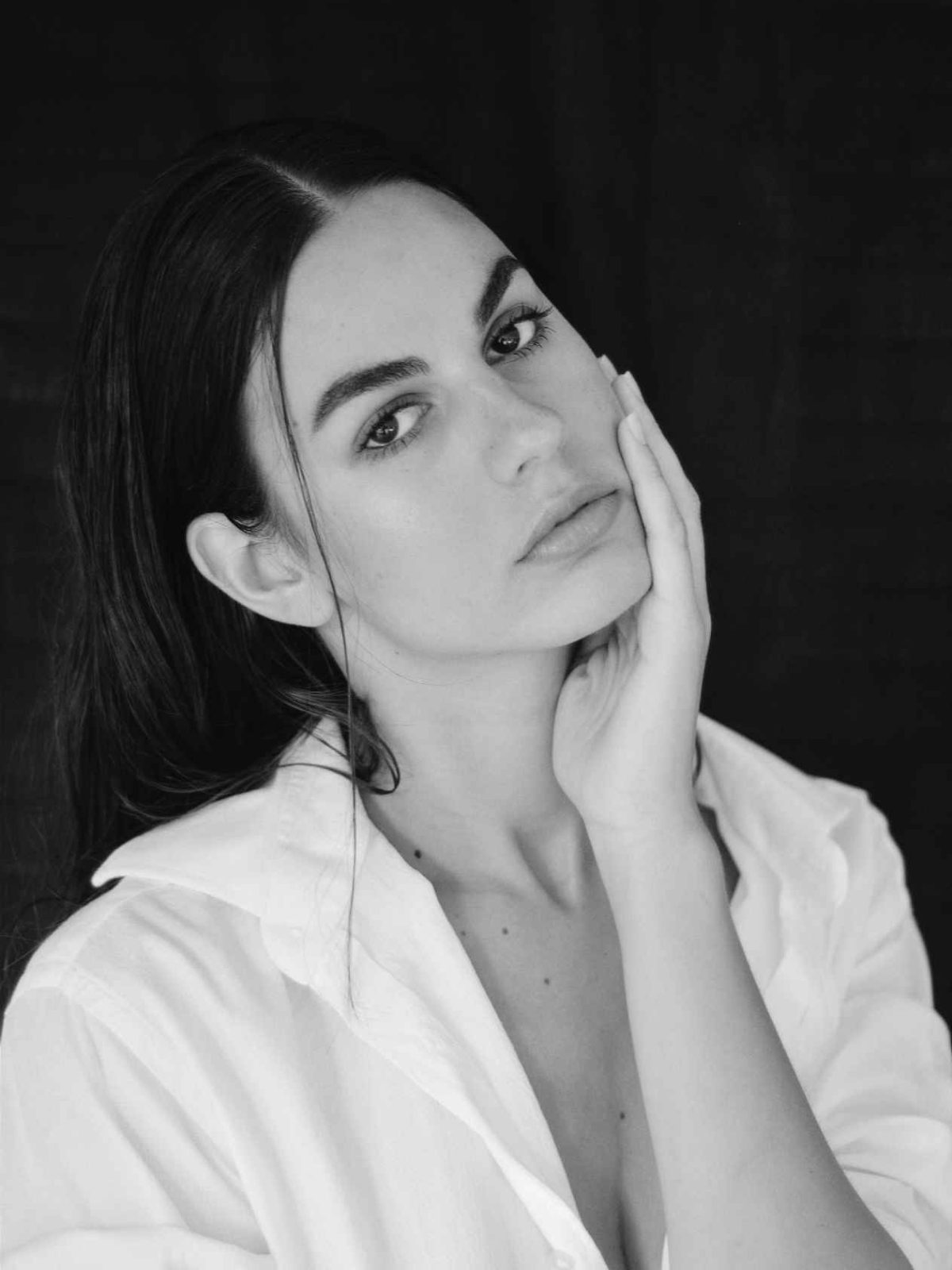 AURORA C. — ritratto